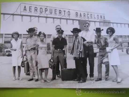 Les Surfs arrivée à l'aéroport de Barcelone, Espagne 