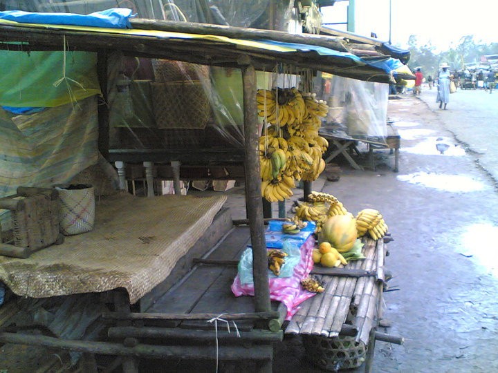 Un marche de fruits a Vatomandry