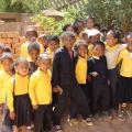 1- Dans la cour d'école