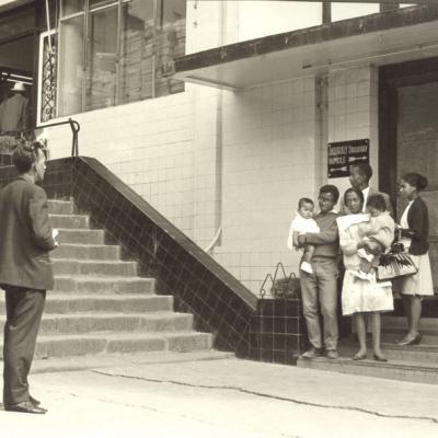 10- Escalier Colbert_Photo de famille devant le Lido