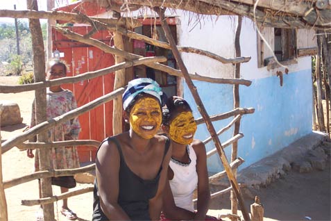 12- Sourires de deux  femmes Vezo