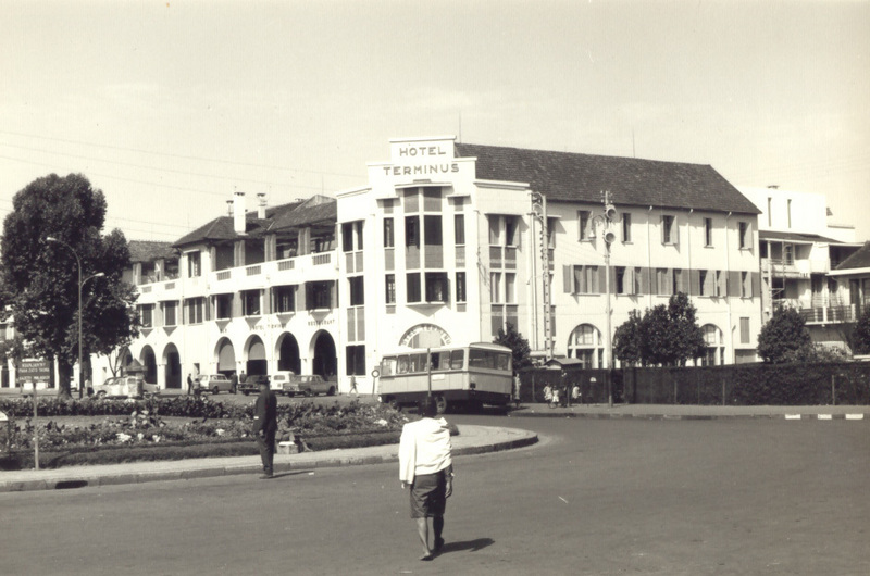 13- Hotel Terminus vu de la Gare