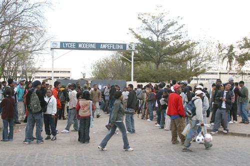 9- Le lycee moderne d' Ampefiloha